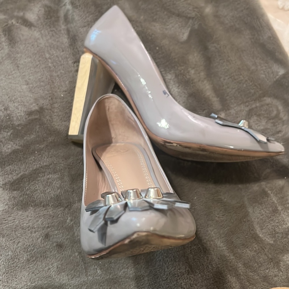 A Unique Pump With A Translucent,Wood Patent Leat… - image 5